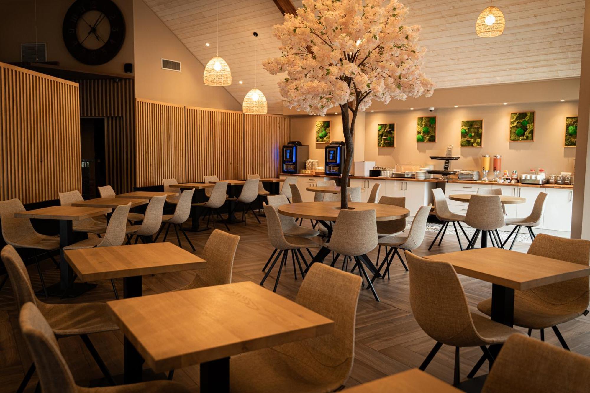 Logis Clermotel - Hotel & Restaurant アニェッツ エクステリア 写真