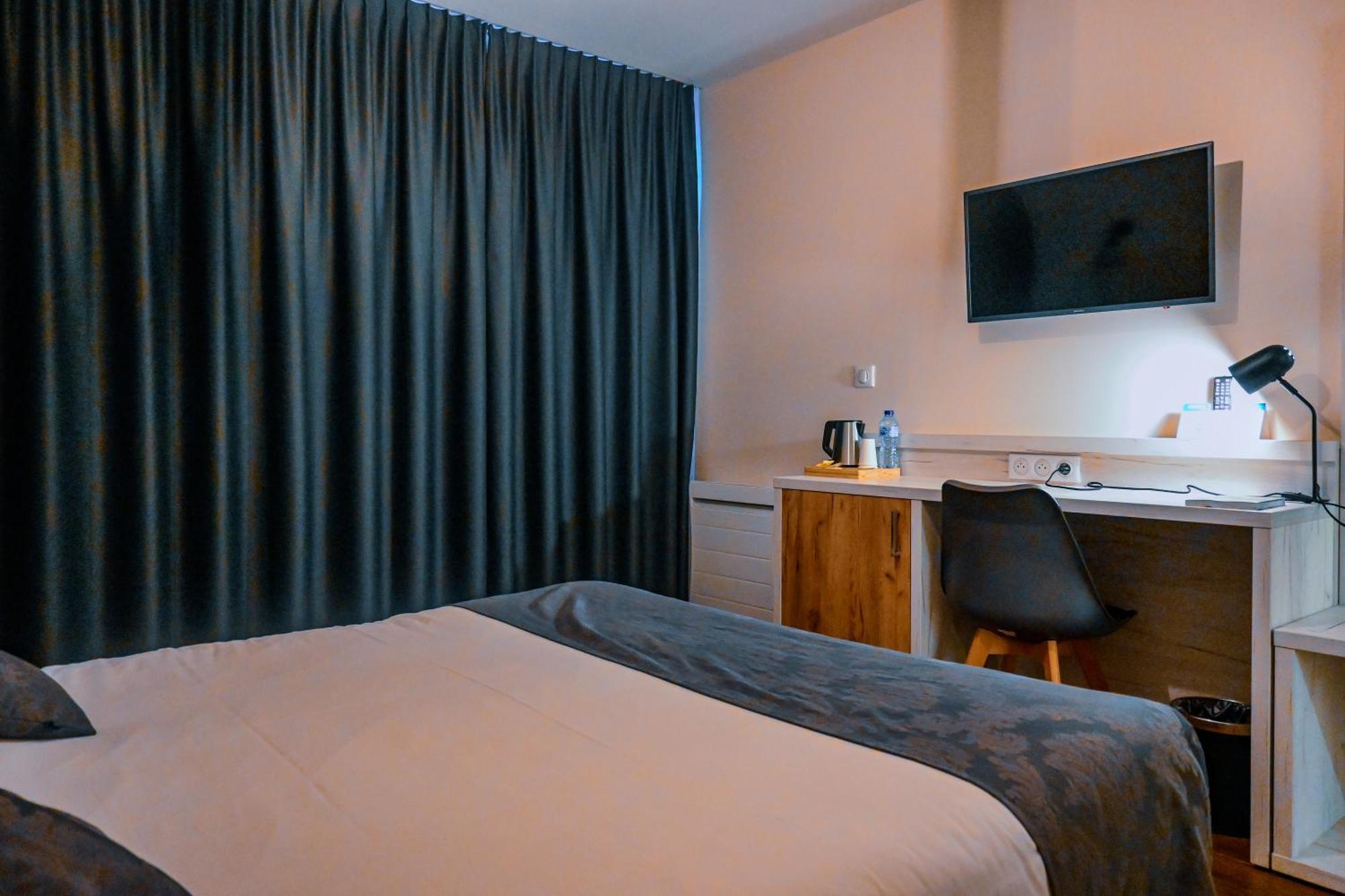 Logis Clermotel - Hotel & Restaurant アニェッツ エクステリア 写真