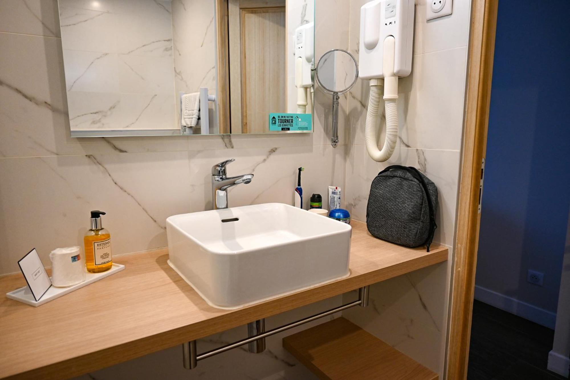 Logis Clermotel - Hotel & Restaurant アニェッツ エクステリア 写真